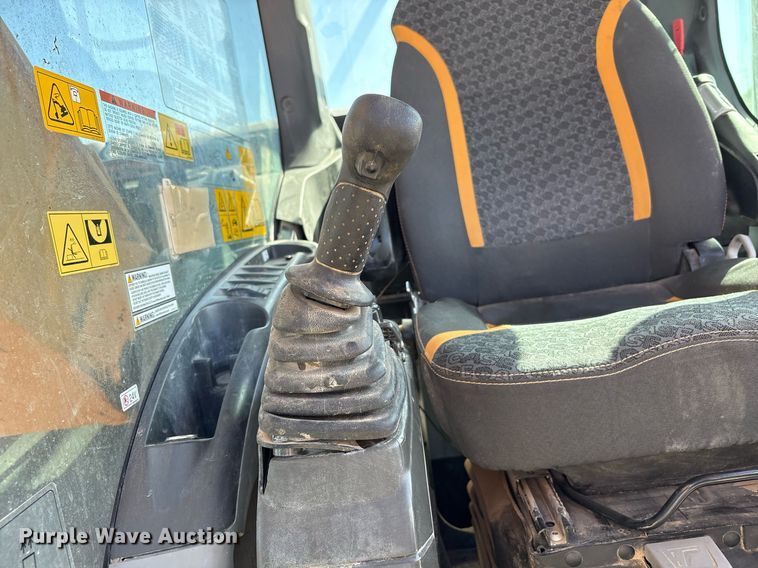 image for item EC1392 2019 Case CX250D excavator