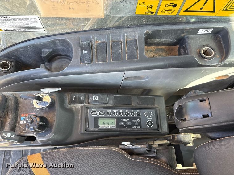 image for item EC1392 2019 Case CX250D excavator