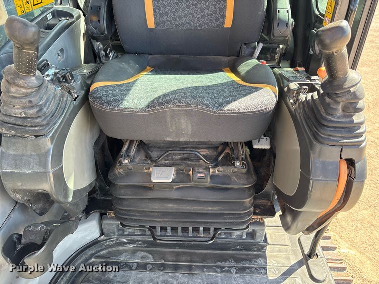 image for item EC1392 2019 Case CX250D excavator