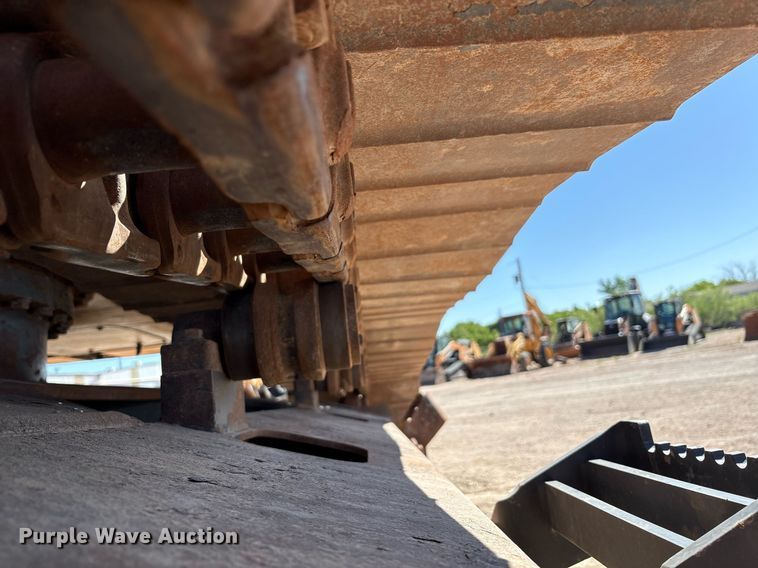 image for item EC1392 2019 Case CX250D excavator