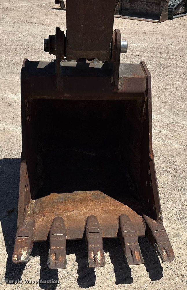 image for item EC1393 2019 Case CX210D excavator