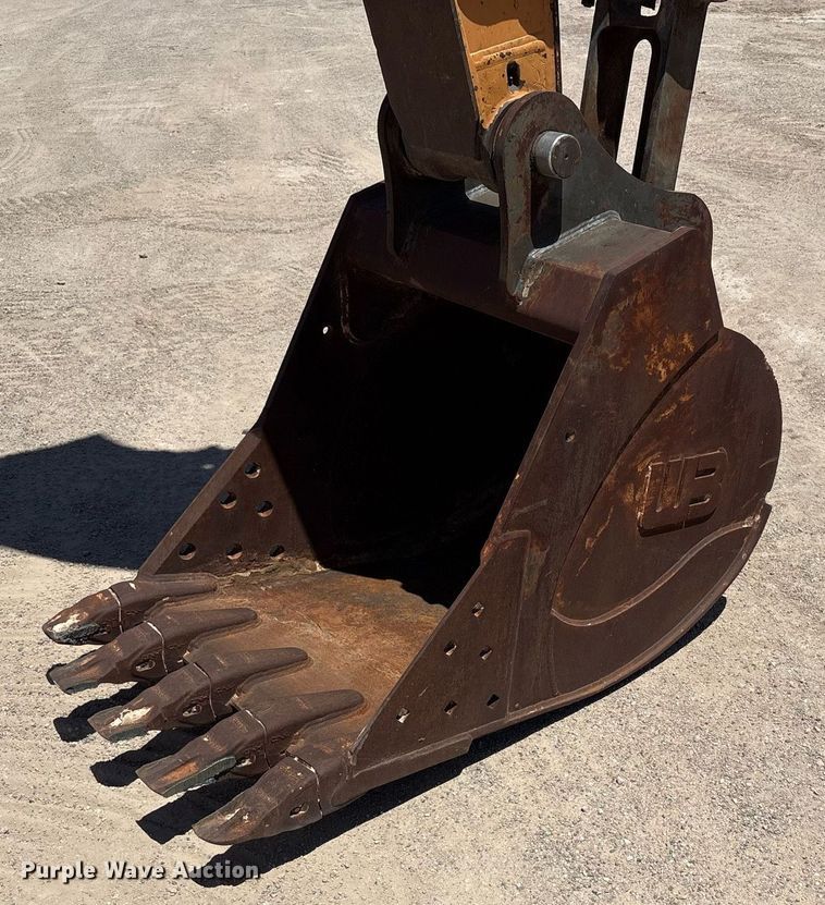 image for item EC1393 2019 Case CX210D excavator