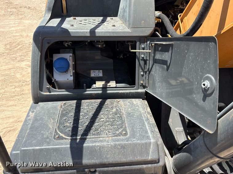 image for item EC1393 2019 Case CX210D excavator