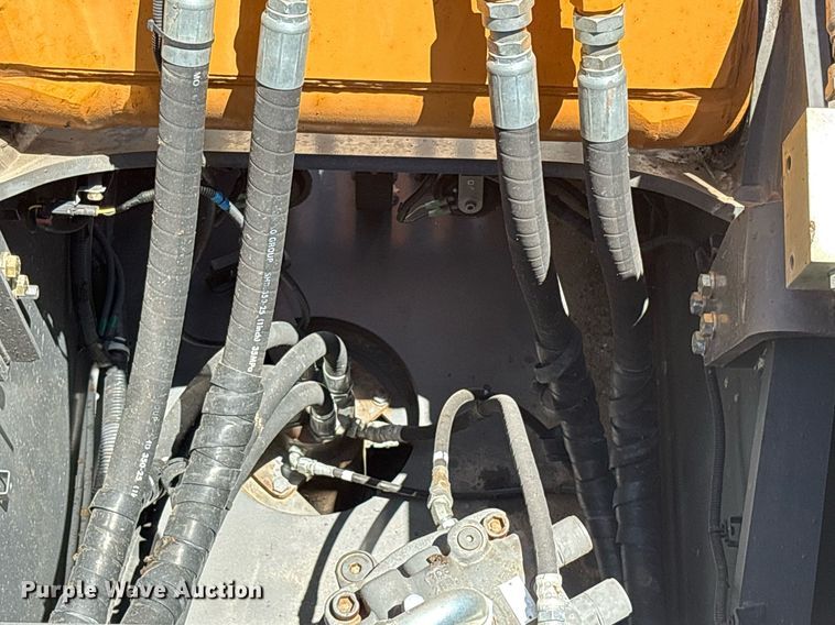 image for item EC1393 2019 Case CX210D excavator