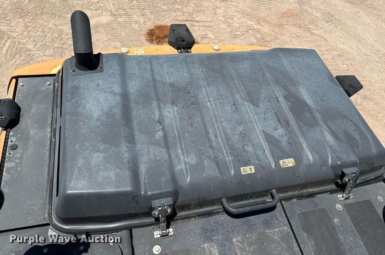 image for item EC1393 2019 Case CX210D excavator