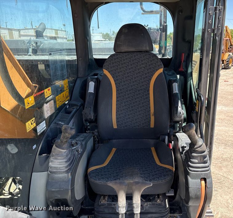 image for item EC1393 2019 Case CX210D excavator