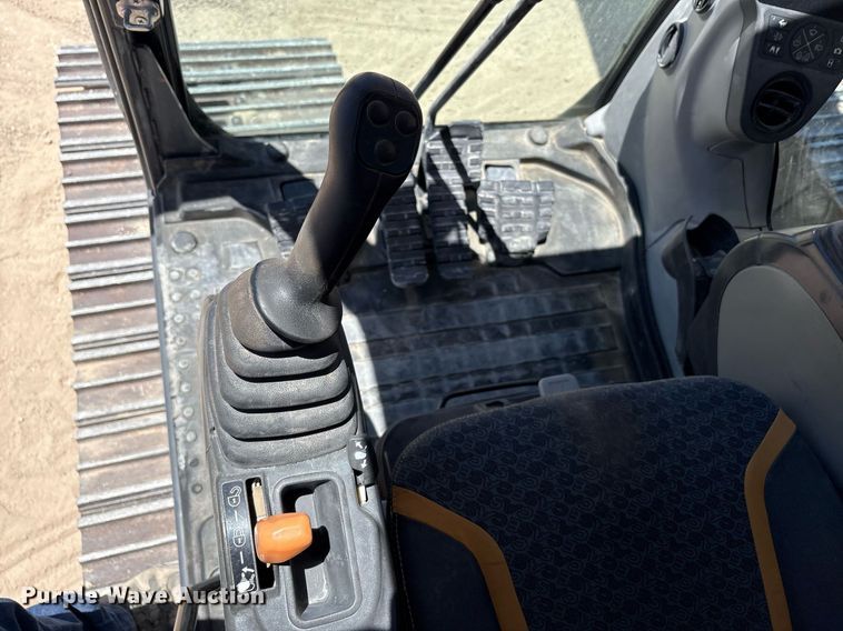 image for item EC1393 2019 Case CX210D excavator