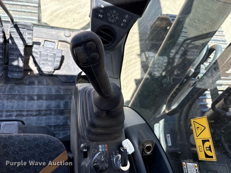 image for item EC1393 2019 Case CX210D excavator