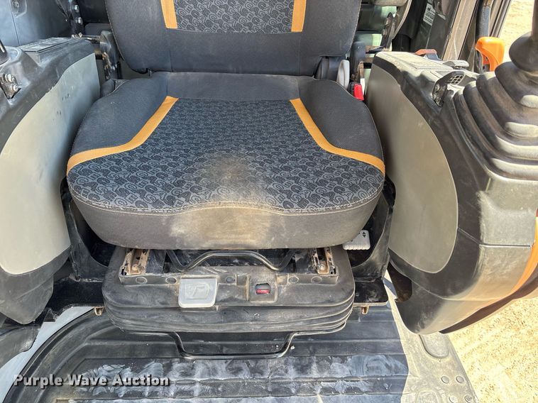 image for item EC1393 2019 Case CX210D excavator