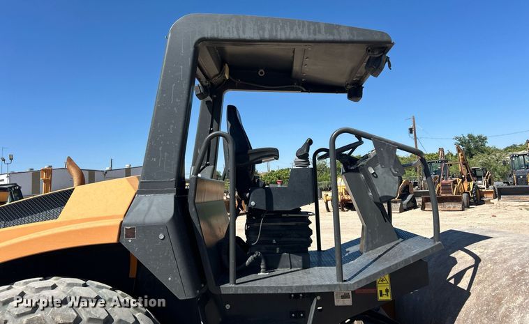 image for item EC1394 2018 Case SV 212D single drum vibratory roller