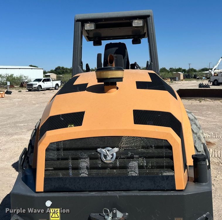 image for item EC1394 2018 Case SV 212D single drum vibratory roller