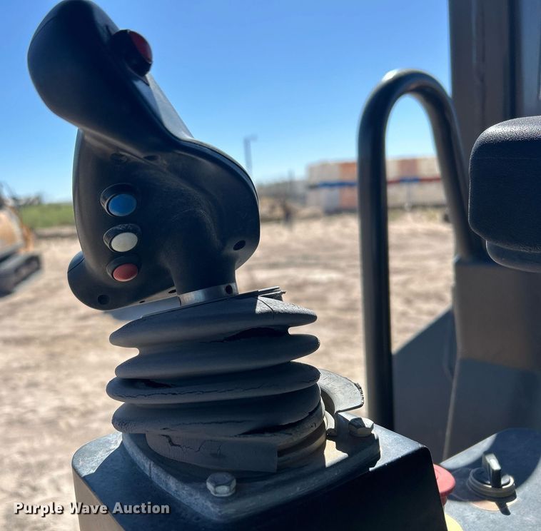 image for item EC1394 2018 Case SV 212D single drum vibratory roller