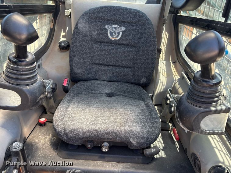 image for item EC1396 2019 Case SV340 skid steer loader