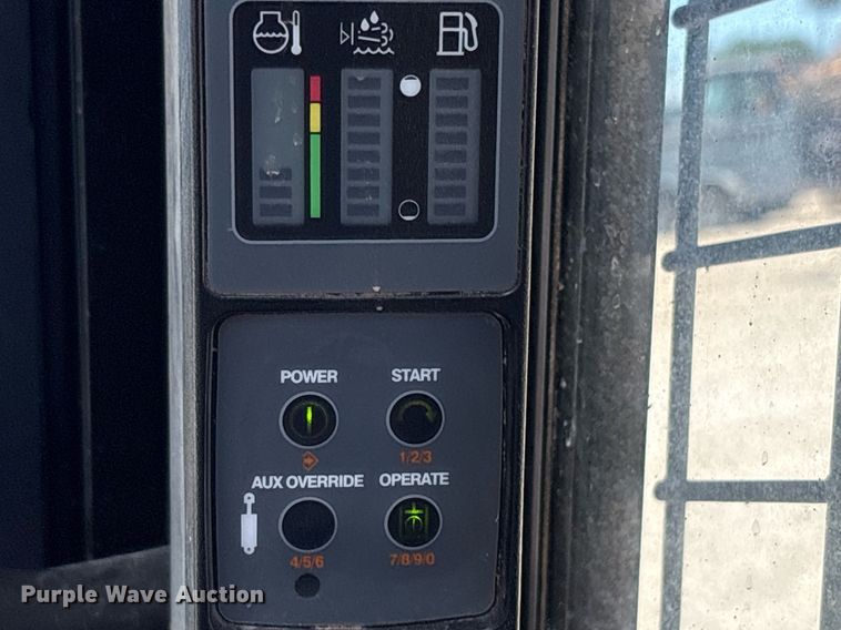 image for item EC1396 2019 Case SV340 skid steer loader