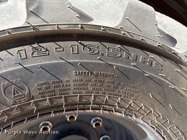 image for item EC1396 2019 Case SV340 skid steer loader