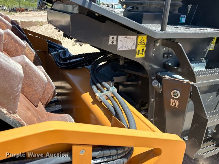 image for item EC1397 2019 Case SV 212D single drum vibratory roller