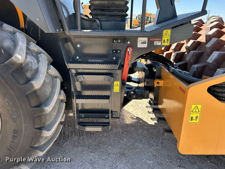 image for item EC1397 2019 Case SV 212D single drum vibratory roller