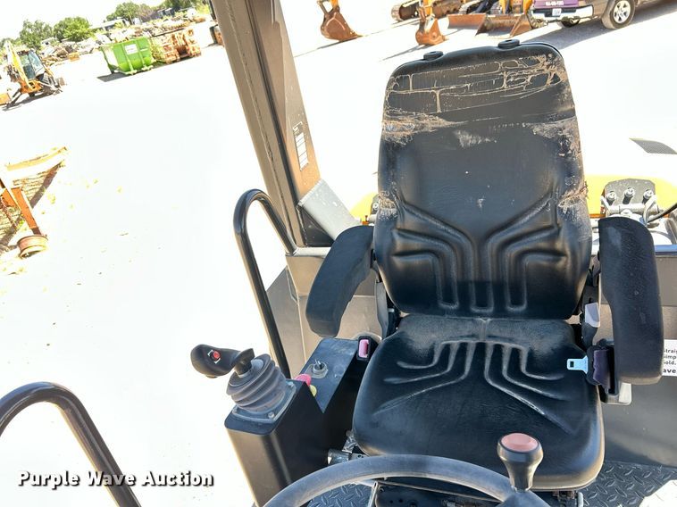 image for item EC1397 2019 Case SV 212D single drum vibratory roller