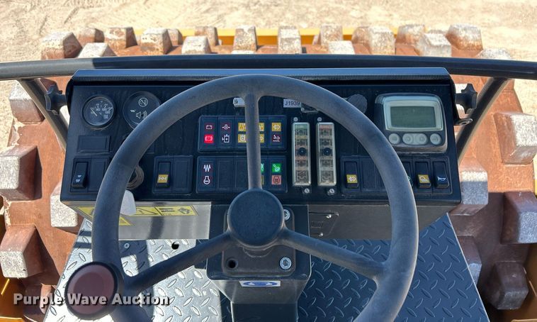 image for item EC1397 2019 Case SV 212D single drum vibratory roller