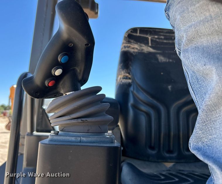 image for item EC1397 2019 Case SV 212D single drum vibratory roller