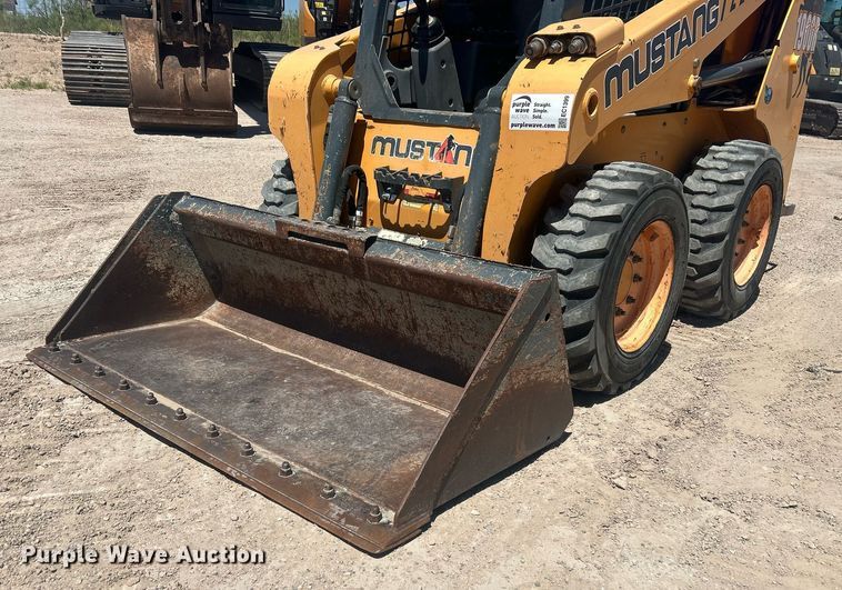 image for item EC1399 Mustang 1900R skid steer loader