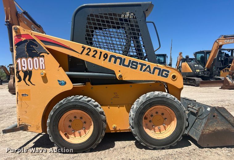image for item EC1399 Mustang 1900R skid steer loader