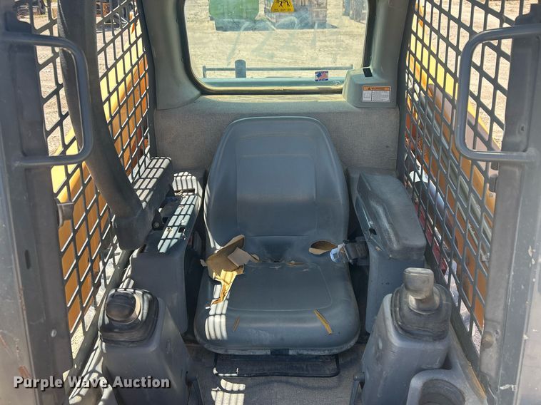 image for item EC1399 Mustang 1900R skid steer loader