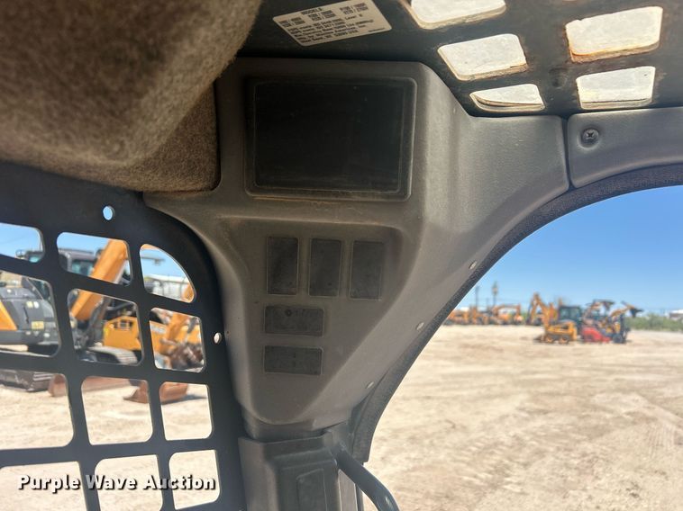 image for item EC1399 Mustang 1900R skid steer loader