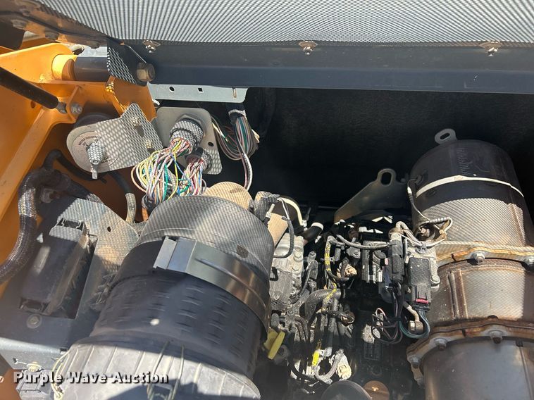 image for item EC1399 Mustang 1900R skid steer loader