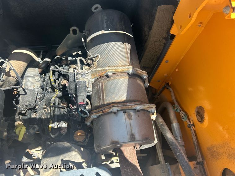 image for item EC1399 Mustang 1900R skid steer loader