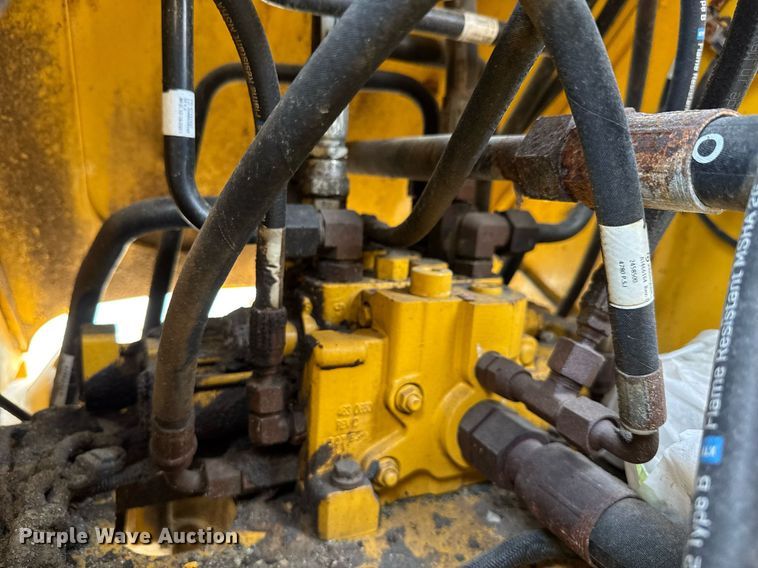 image for item EC3571 2019 John Deere 544L wheel loader