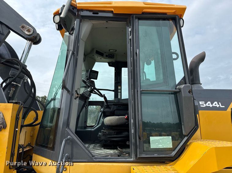 image for item EC3571 2019 John Deere 544L wheel loader