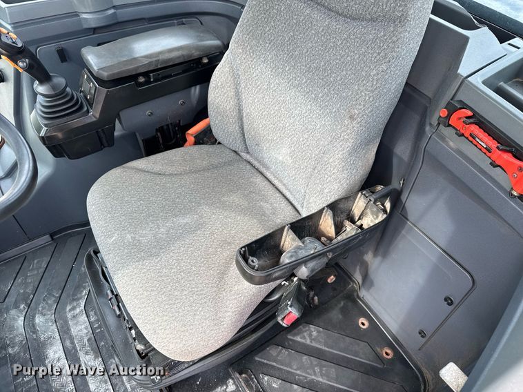 image for item EC3571 2019 John Deere 544L wheel loader