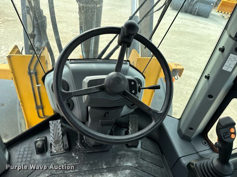 image for item EC3571 2019 John Deere 544L wheel loader