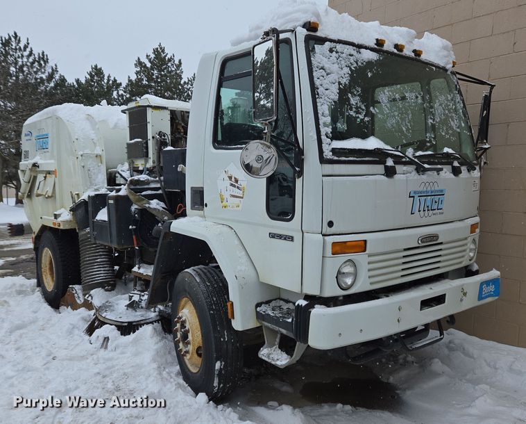 image for item EC4012 2003 Freightliner FC70 street sweeper truck