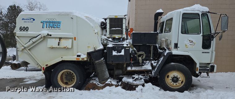 image for item EC4012 2003 Freightliner FC70 street sweeper truck