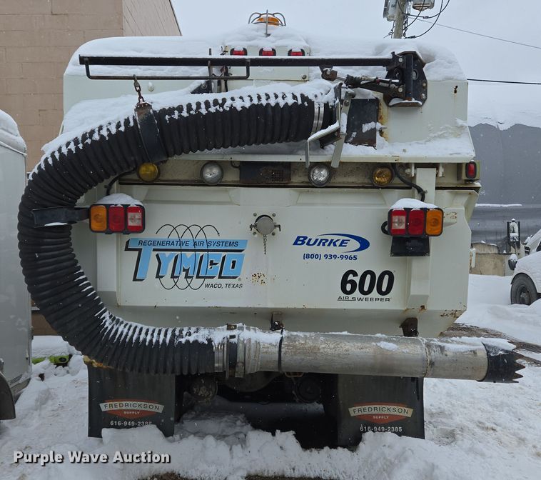 image for item EC4012 2003 Freightliner FC70 street sweeper truck