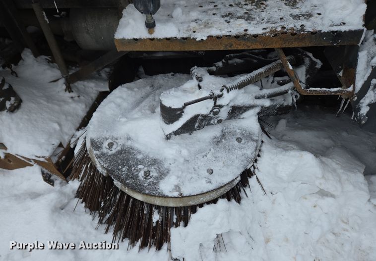 image for item EC4012 2003 Freightliner FC70 street sweeper truck