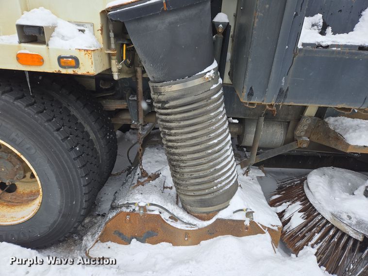 image for item EC4012 2003 Freightliner FC70 street sweeper truck