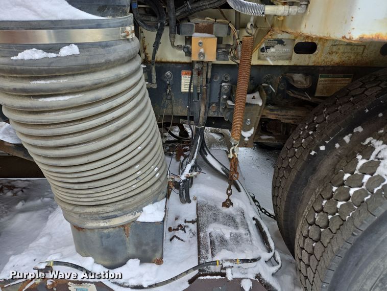 image for item EC4012 2003 Freightliner FC70 street sweeper truck