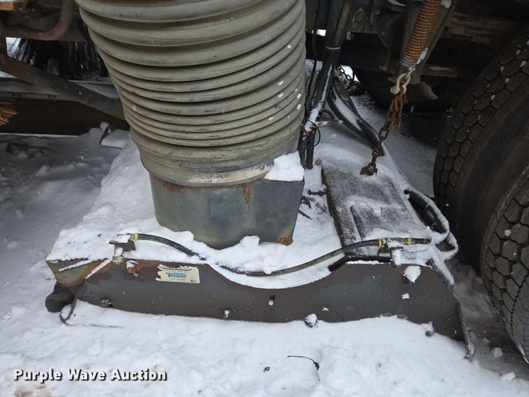 image for item EC4012 2003 Freightliner FC70 street sweeper truck