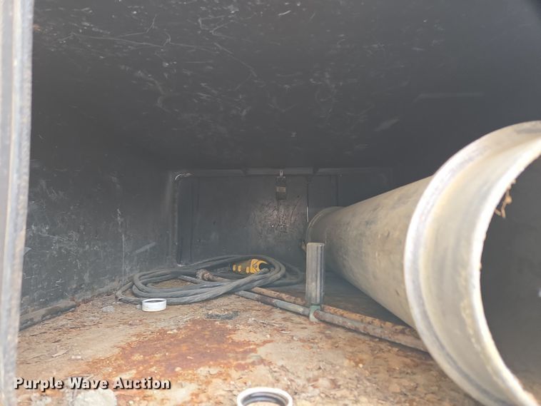 image for item EC4012 2003 Freightliner FC70 street sweeper truck