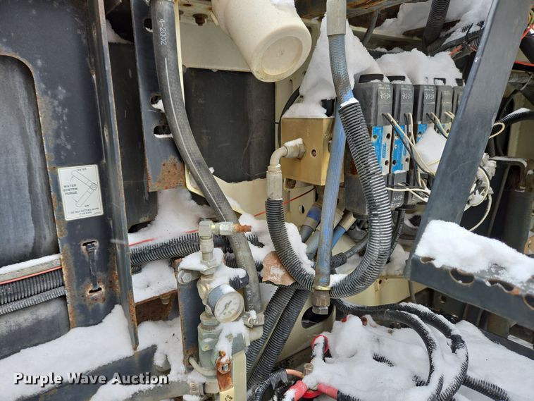 image for item EC4012 2003 Freightliner FC70 street sweeper truck