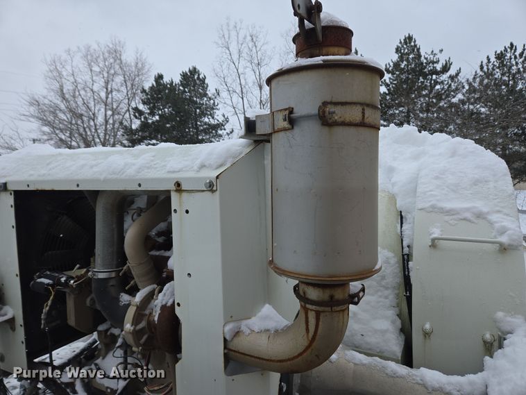 image for item EC4012 2003 Freightliner FC70 street sweeper truck