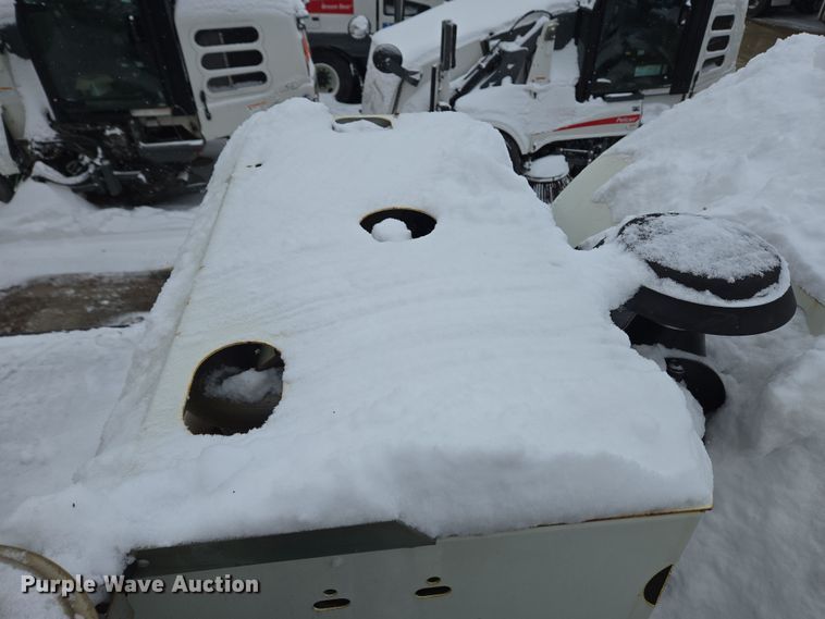 image for item EC4012 2003 Freightliner FC70 street sweeper truck