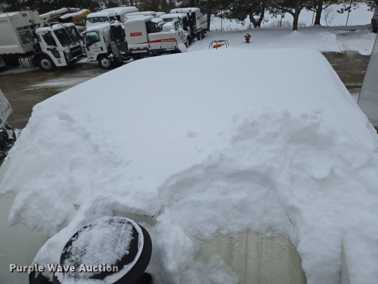 image for item EC4012 2003 Freightliner FC70 street sweeper truck