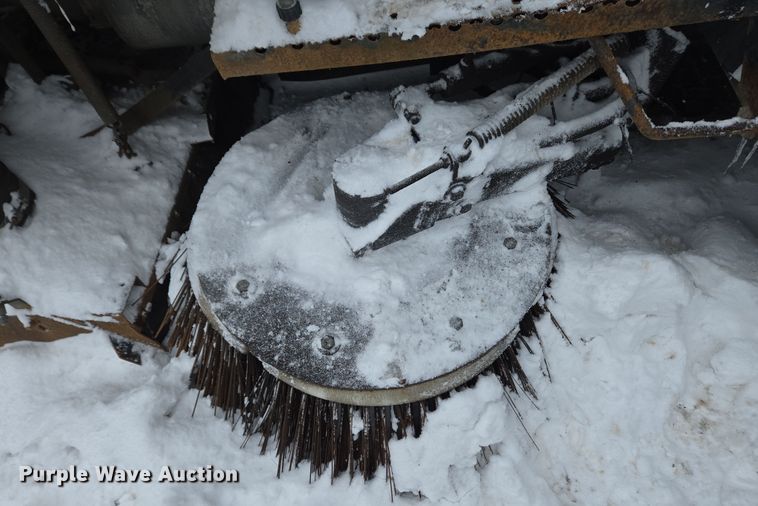 image for item EC4012 2003 Freightliner FC70 street sweeper truck