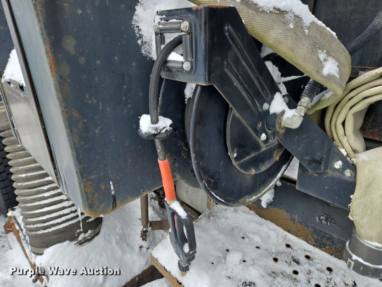 image for item EC4012 2003 Freightliner FC70 street sweeper truck