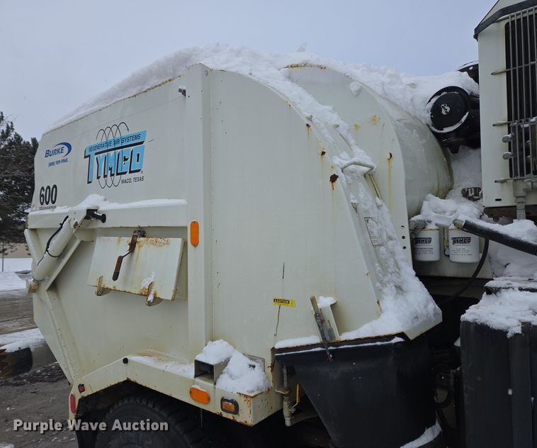 image for item EC4012 2003 Freightliner FC70 street sweeper truck