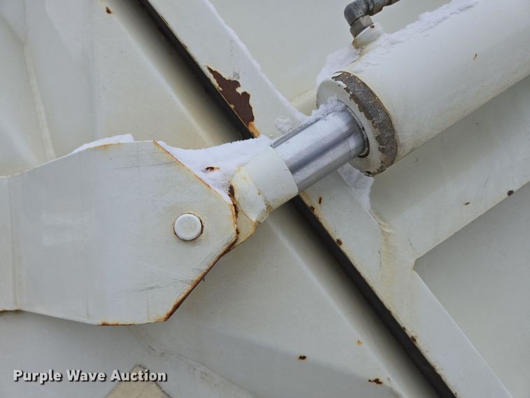 image for item EC4012 2003 Freightliner FC70 street sweeper truck